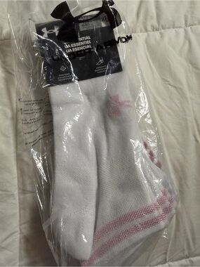 Under Armour UA Essential 6 Pack ankle Socks pink unisex NEW Sealed large